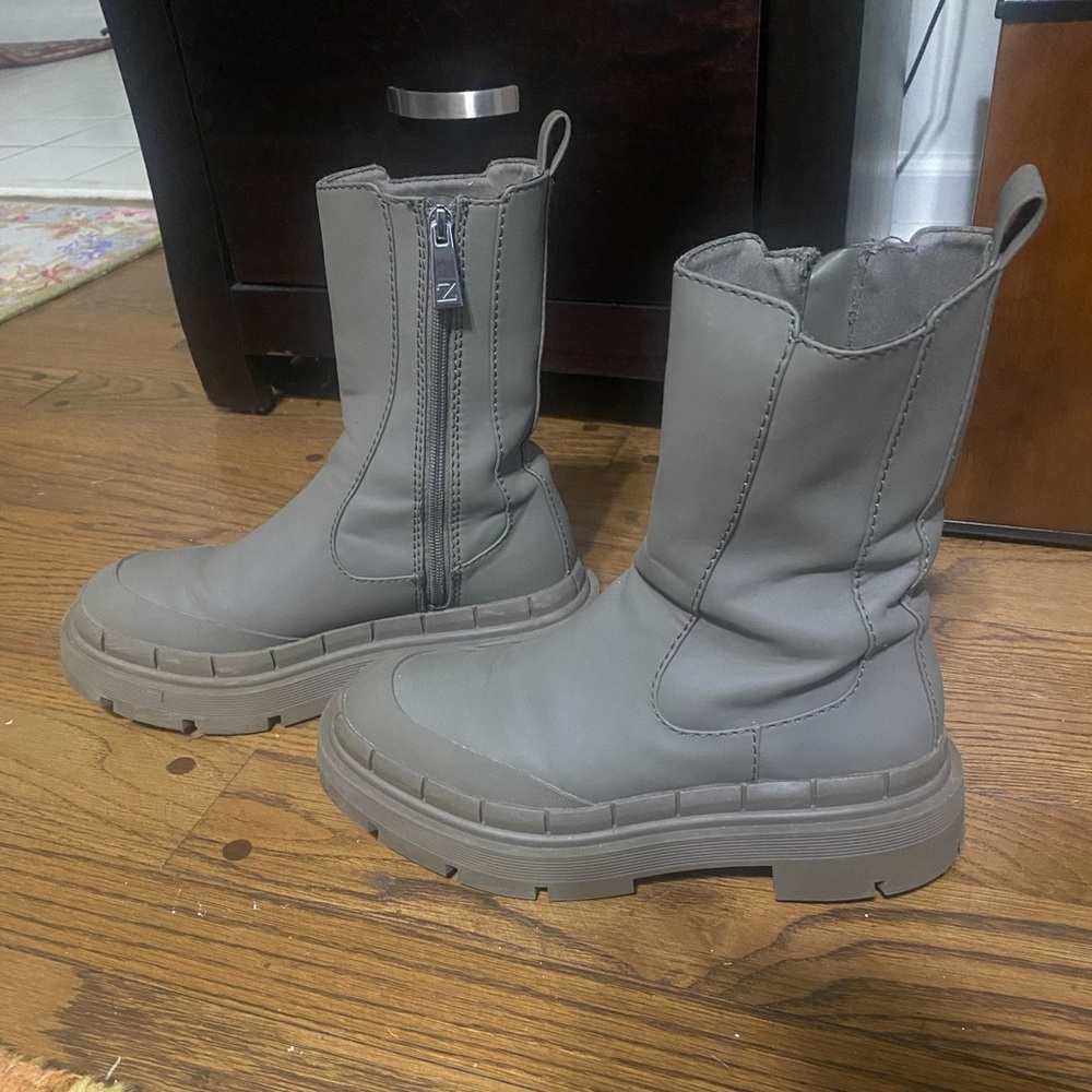 Zara chunky khaki/olive rain boots